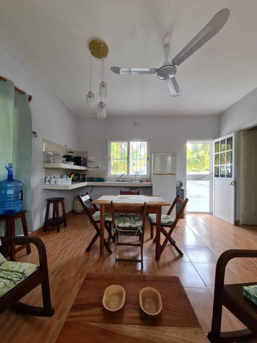 Casa Perla Marina, Pequena Casa Frente A La Playa. Apartment เอลกูโย ภายนอก รูปภาพ